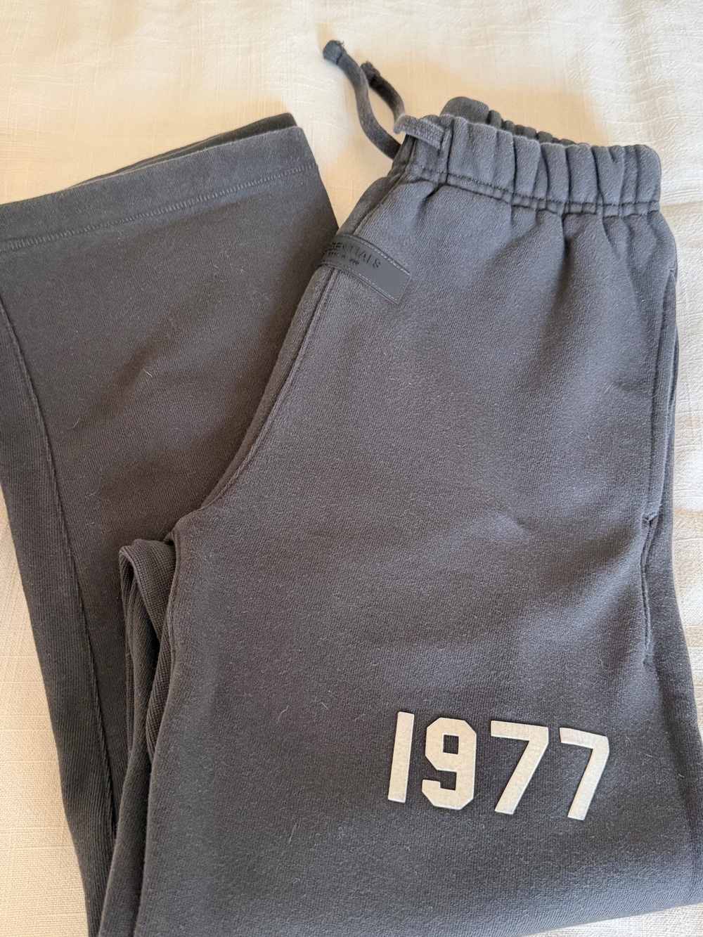 Essentials Fear of God long sleeves and joggers set - Picture 16 of 17